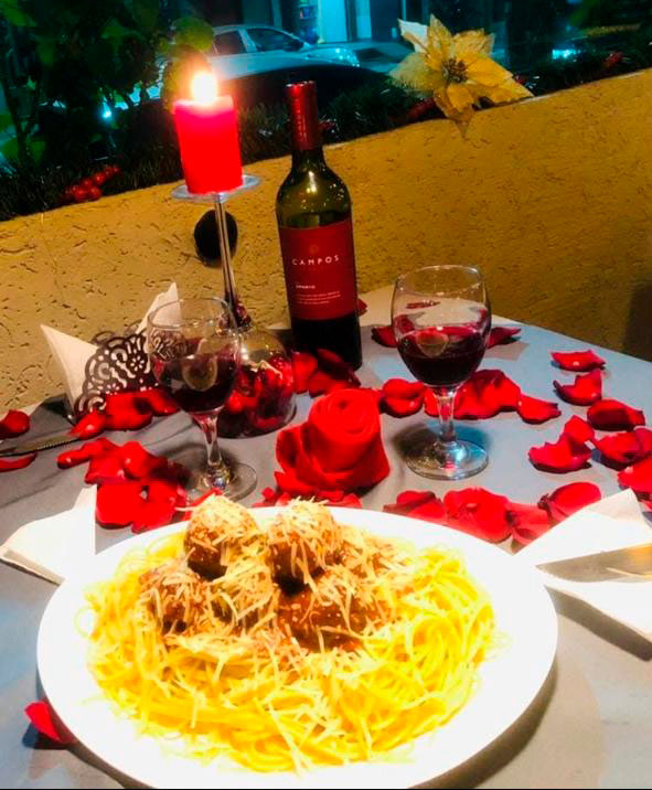 Pasta Spaguetti con Albóndigas